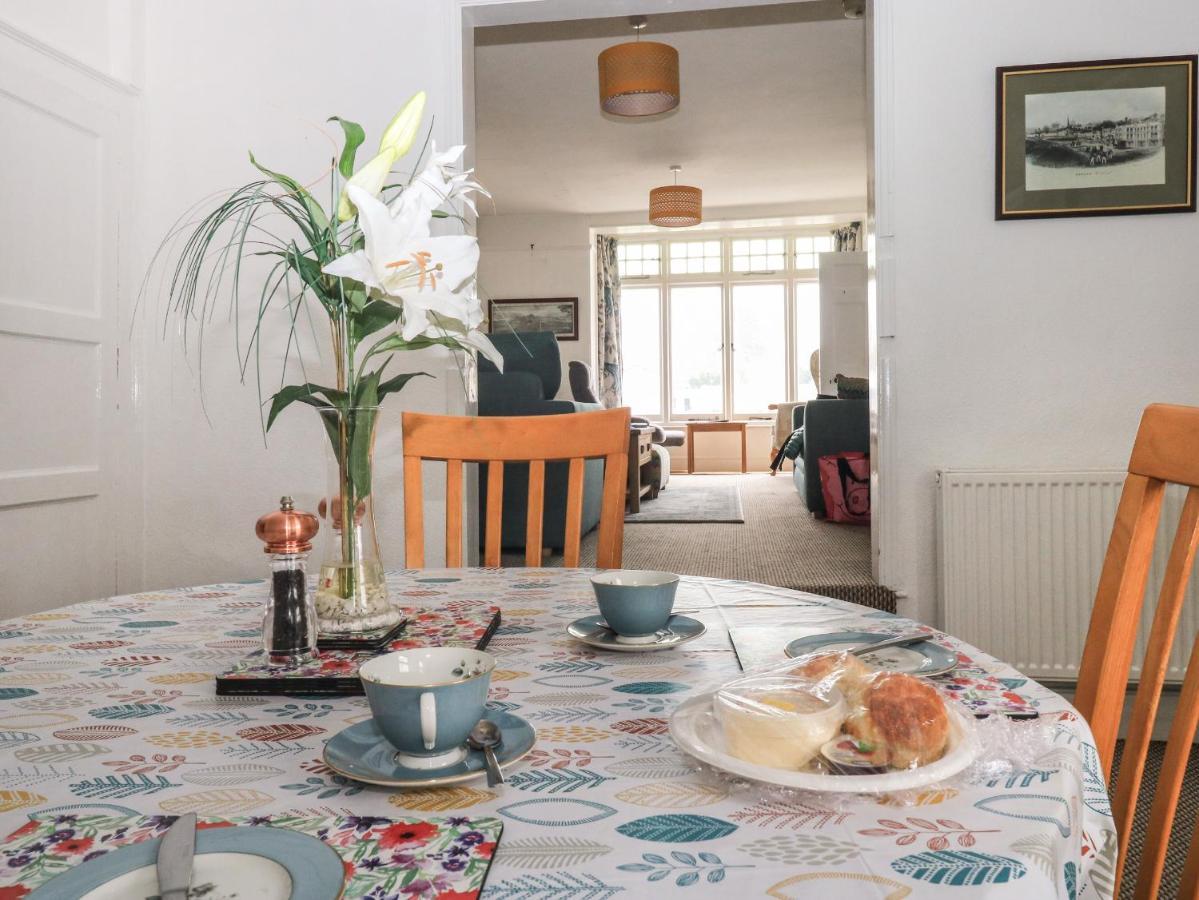 Clarendon House Villa Долиш Екстериор снимка