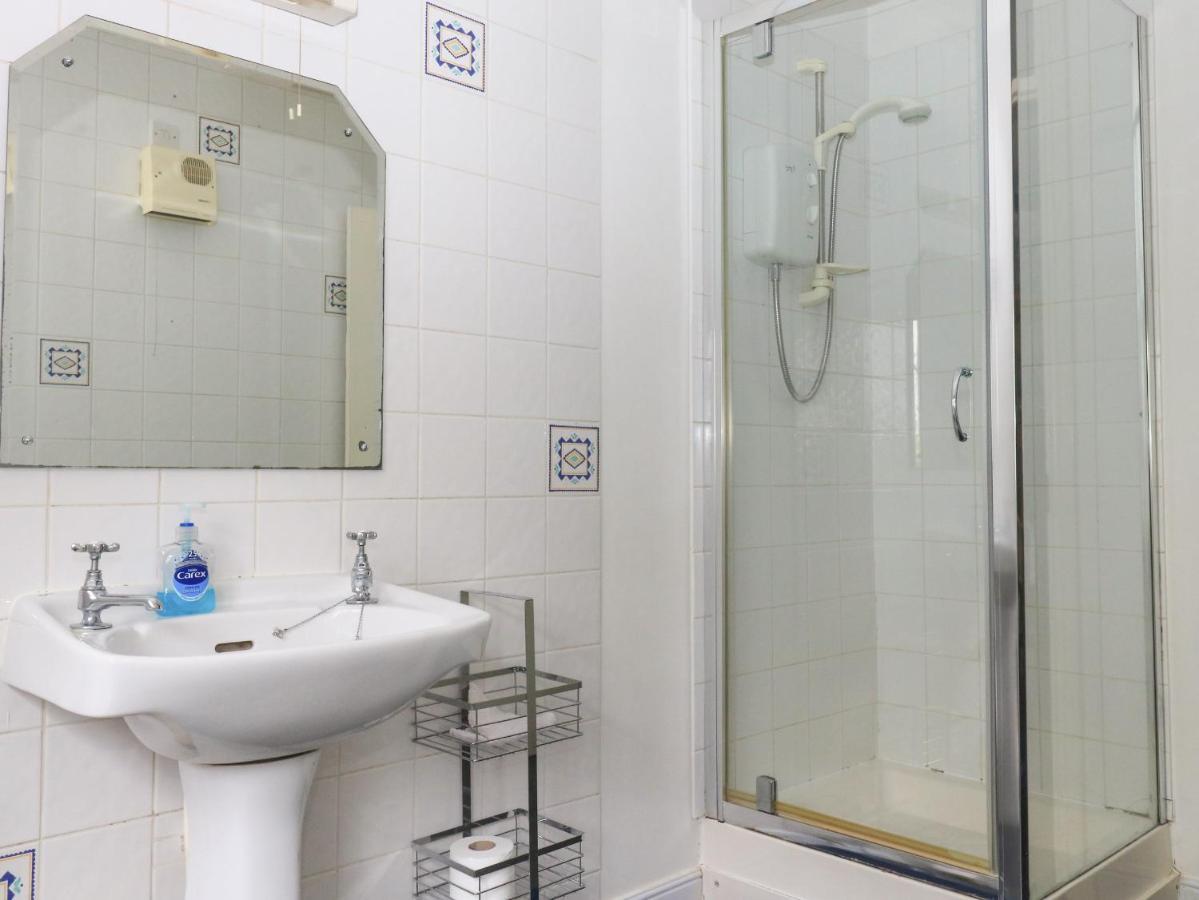 Clarendon House Villa Долиш Екстериор снимка
