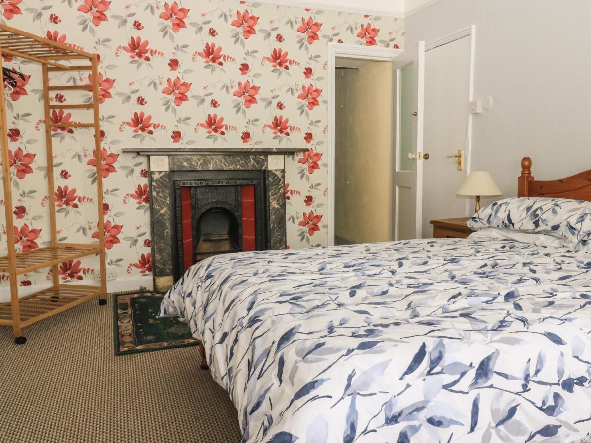 Clarendon House Villa Долиш Екстериор снимка